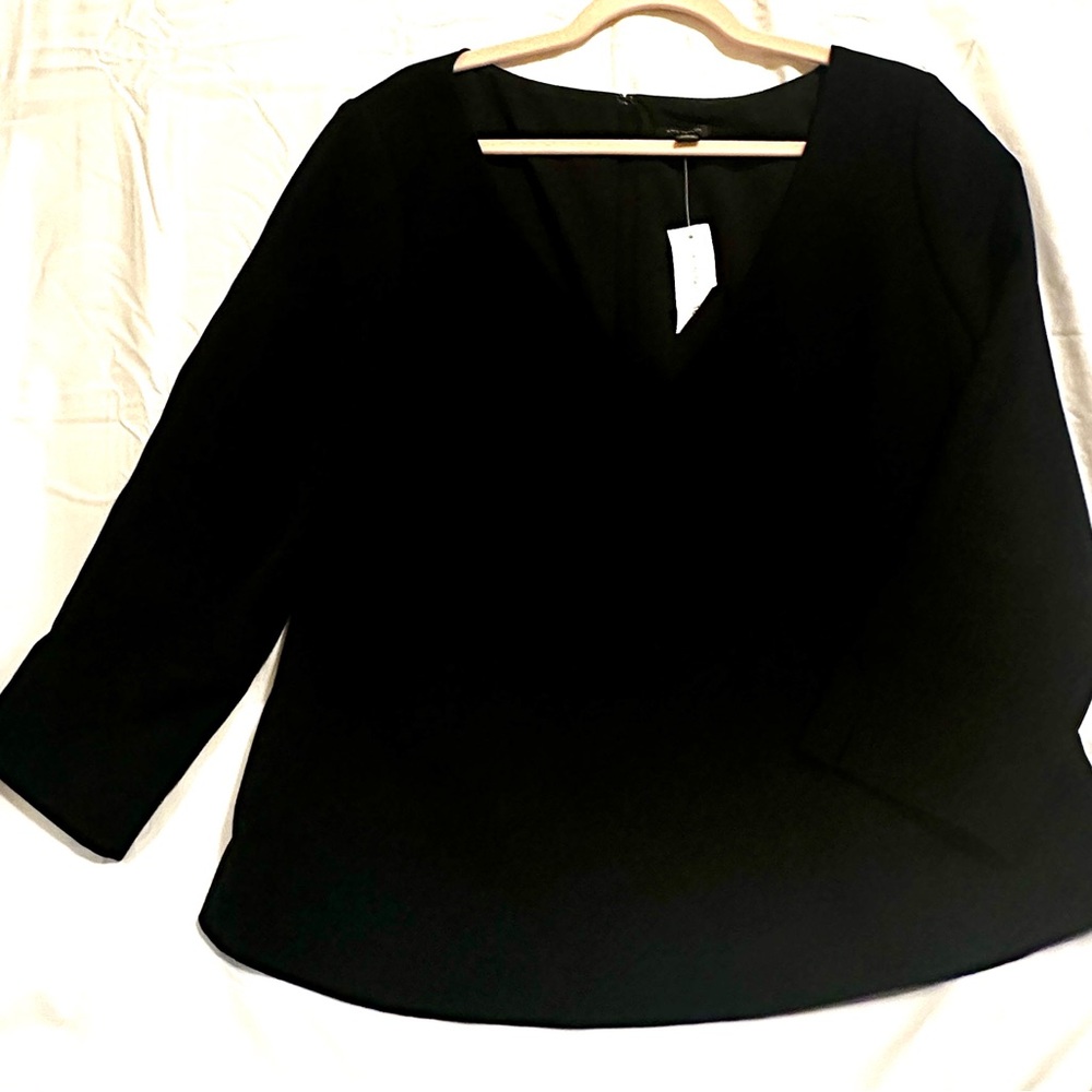 Chic Ann Taylor Black V-Neck 3/4 Sleeve Blouse - Classic Work Top - Picture 2 of 13